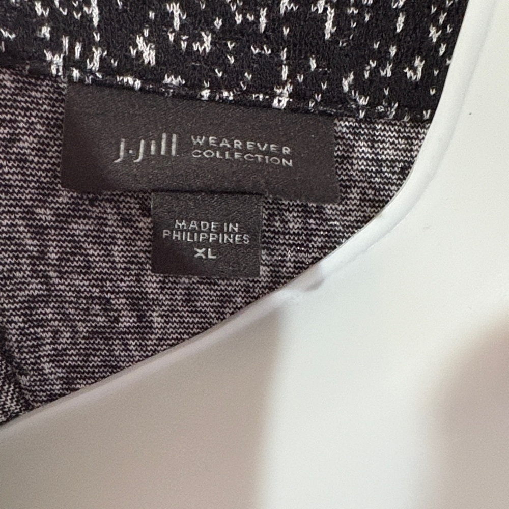J. Jill Black and White Sleeveless Knit Tunic - Picture 2 of 6
